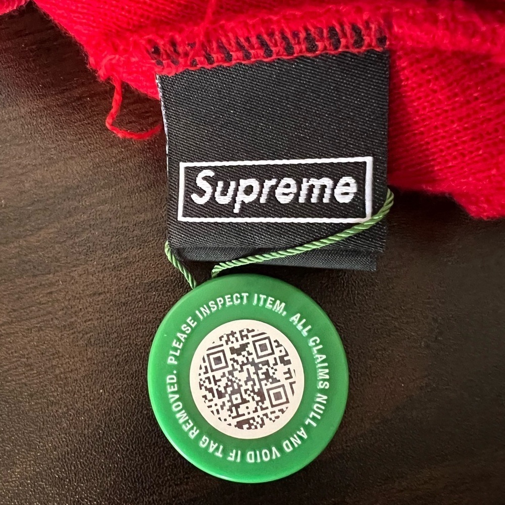 Supreme Red Knit Accessory - Picture 4 of 8